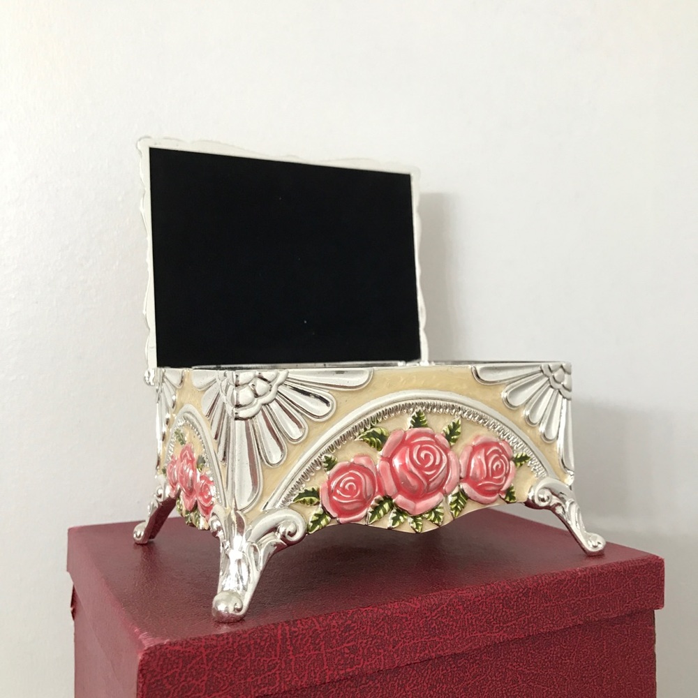 NWOT Jewelry Box